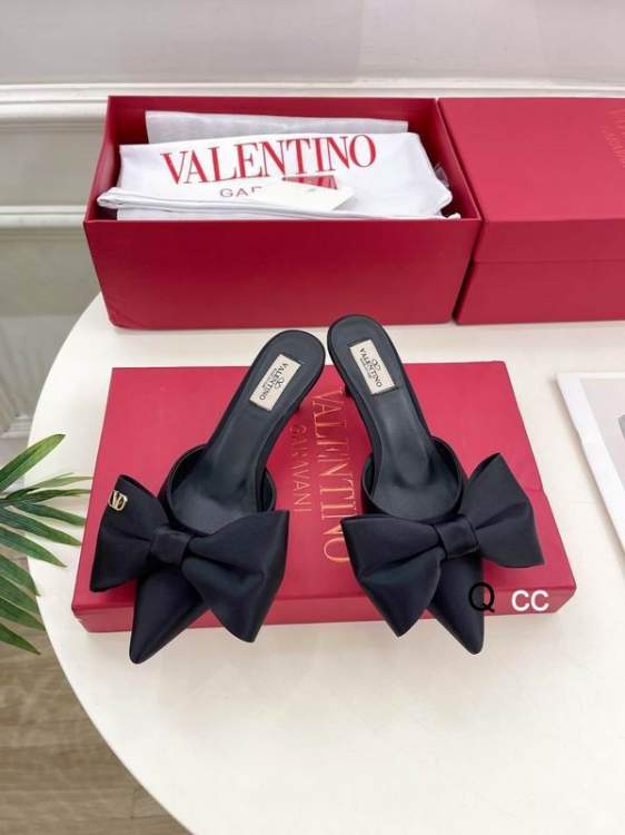 Picture of Valentino Shoes _SKUValentinosz35-406CMXC040620245